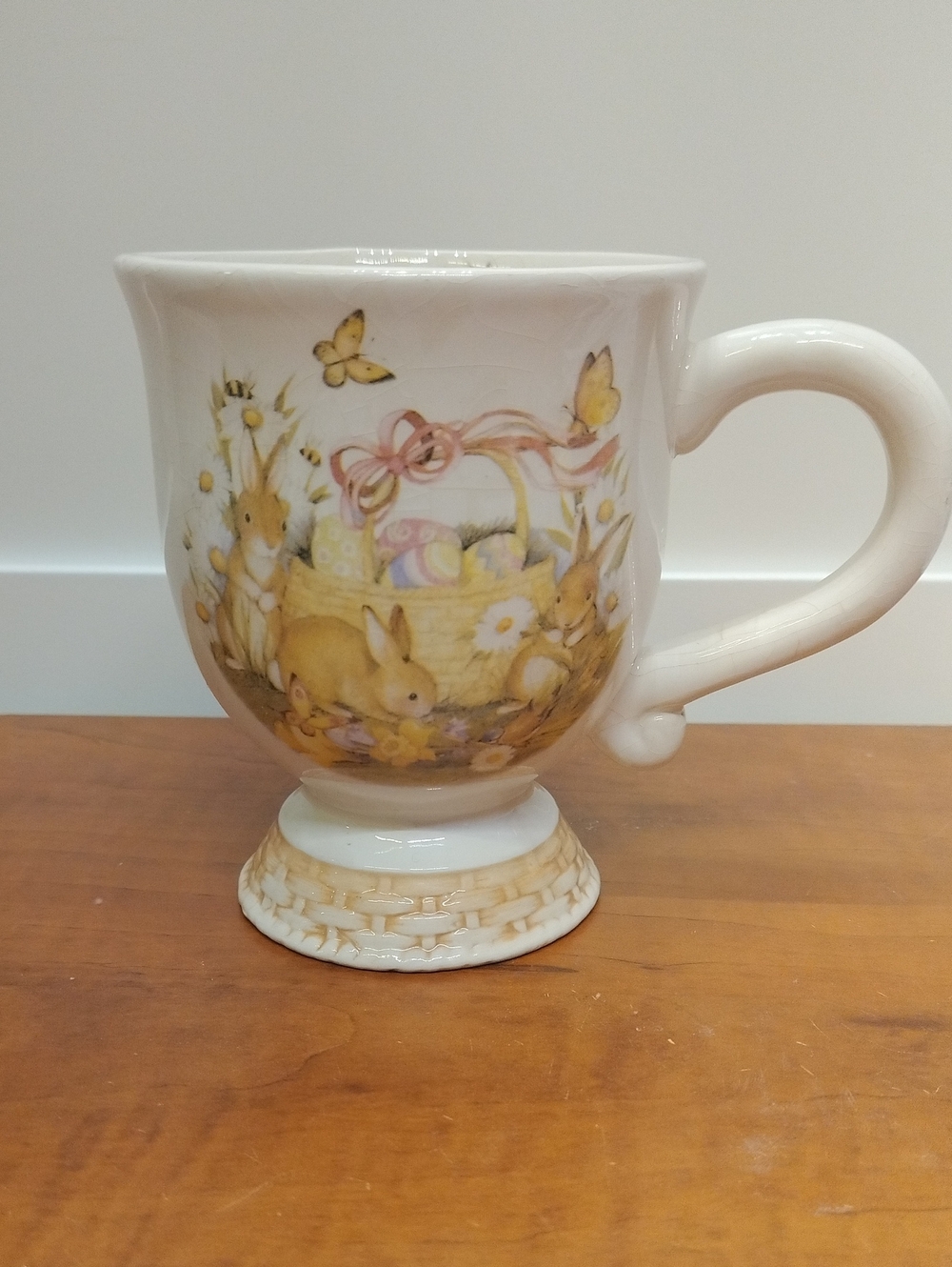 Cracker Barrel Bunny Basket Pedestal Coffee Mug by Susan Winget 12 Oz.